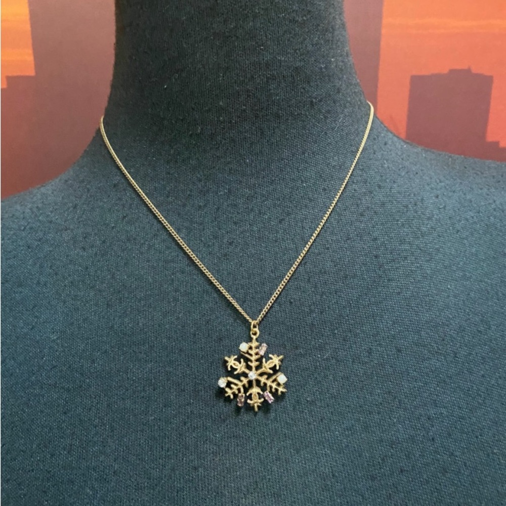 Chanel Cc Logos Pink Rhinestone Pearl Snowflak Necklace " Gold Tone
